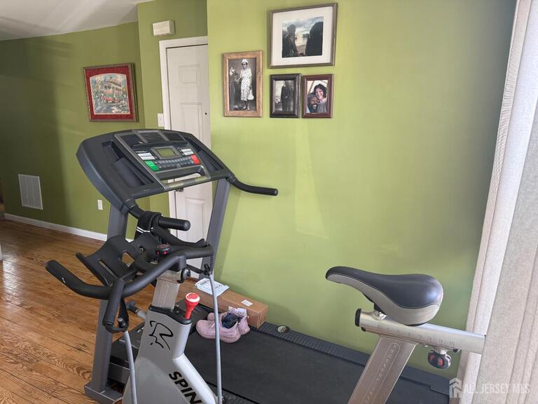 Photo 6 of 31 Edwin Street, Carteret NJ 07008, Carteret, NJ