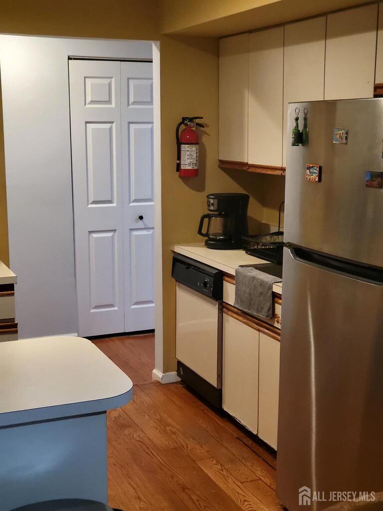 Photo 4 of 1002 Hidden Village Drive, Perth Amboy NJ 08861, Perth Amboy, NJ