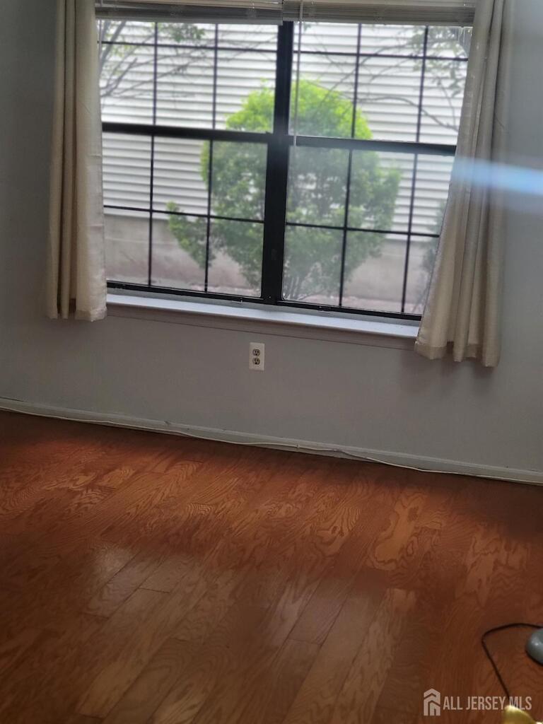 Photo 16 of 1002 Hidden Village Drive, Perth Amboy NJ 08861, Perth Amboy, NJ