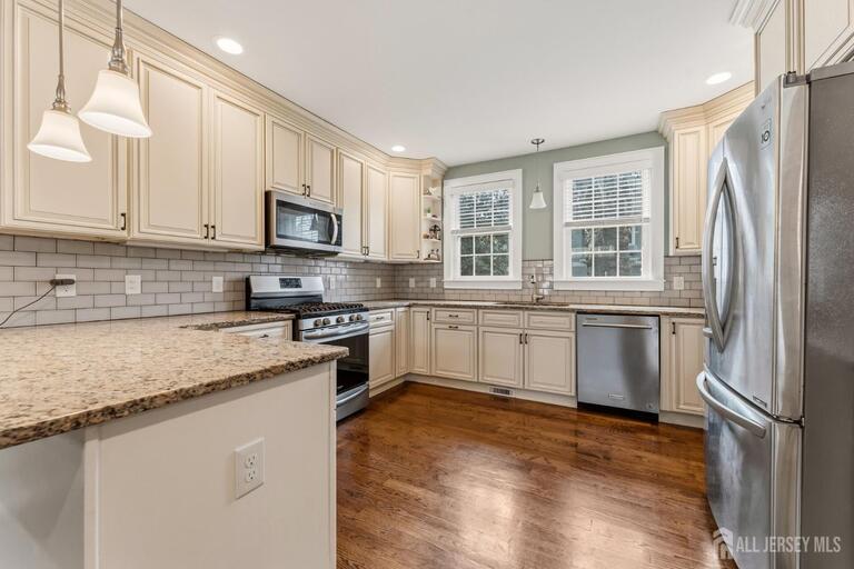 Photo 12 of 420 Mountainview Terrace, Dunellen NJ 08812, Dunellen, NJ
