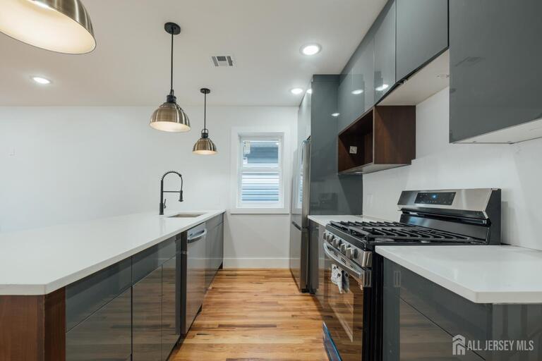 Photo 2 of 88 Hollywood Avenue # 2, East Orange NJ 07018, East Orange, NJ