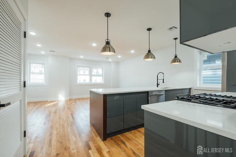 Photo 3 of 88 Hollywood Avenue # 2, East Orange NJ 07018, East Orange, NJ