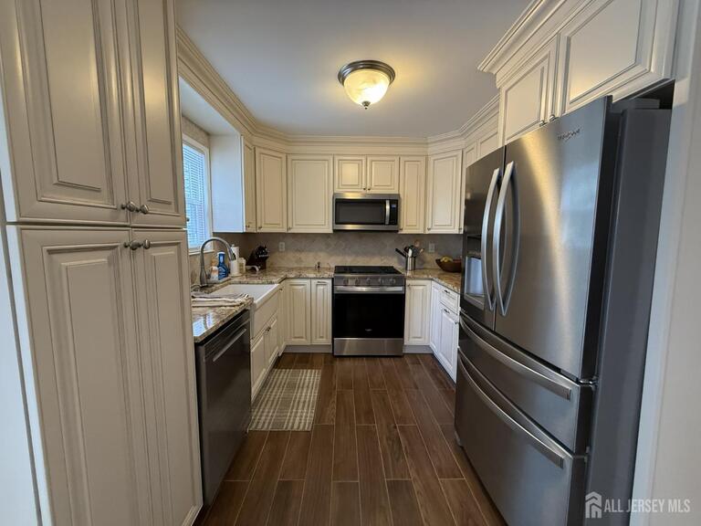 Photo 9 of 41 Dogwood Court, Jamesburg NJ 08831, Jamesburg, NJ