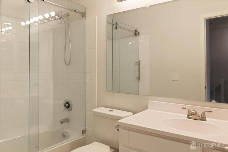 Photo 10 of 42 E O'Neill Court, Lawrence NJ 08648, Lawrence, NJ