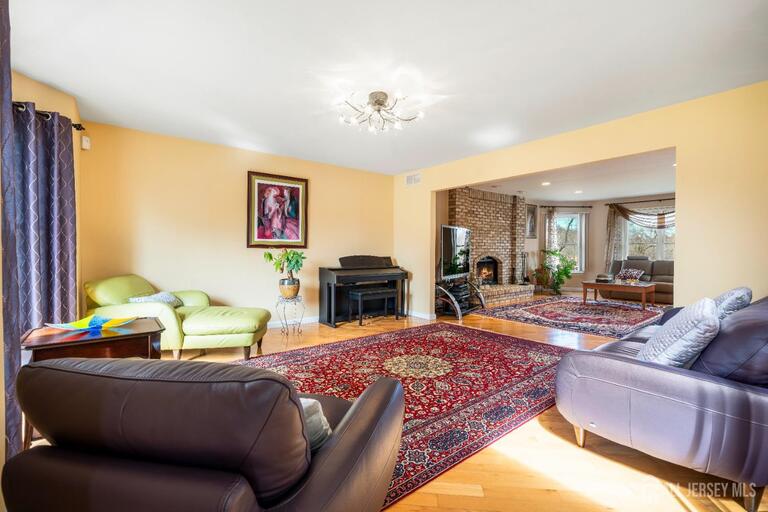 Photo 5 of 41 Addington Court, East Brunswick NJ 08816, East Brunswick, NJ