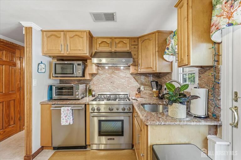 Photo 53 of 902 10th Street, Union Beach NJ 07735, Union Beach, NJ