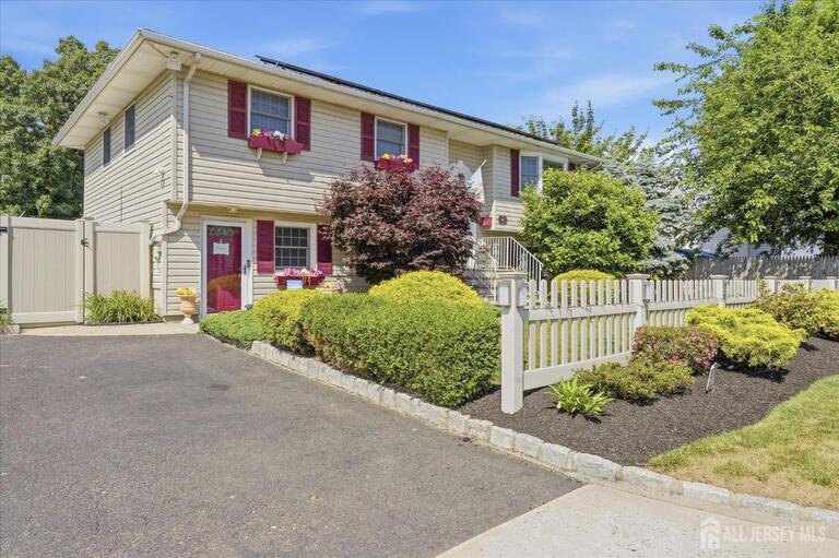 Photo 4 of 902 10th Street, Union Beach NJ 07735, Union Beach, NJ