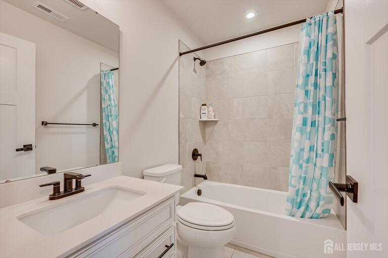 Photo 36 of 220 Anchor Way, Aberdeen NJ 07721, Aberdeen, NJ