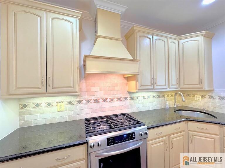 Photo 6 of 68 S Shore Drive # 21, South Amboy NJ 08879, South Amboy, NJ