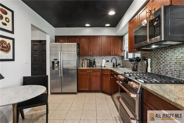 Photo 9 of 2 Park Gate Drive # 1002, Edison NJ 08820, Edison, NJ