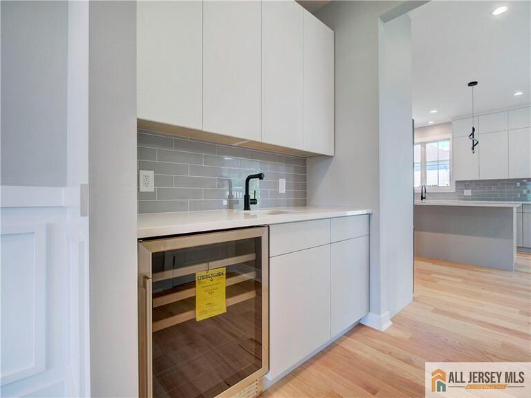 Photo 9 of 529 Wood Avenue, Edison NJ 08820, Edison, NJ