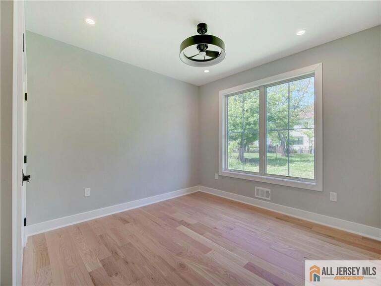 Photo 16 of 529 Wood Avenue, Edison NJ 08820, Edison, NJ