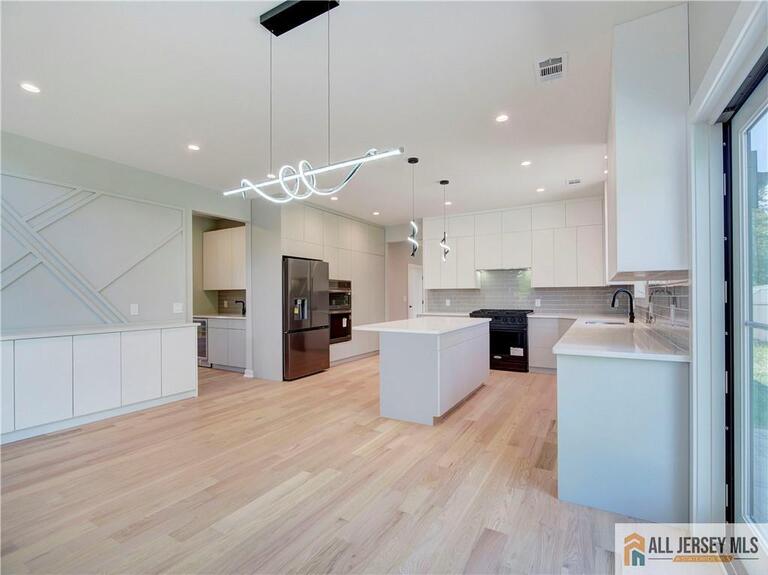 Photo 12 of 529 Wood Avenue, Edison NJ 08820, Edison, NJ