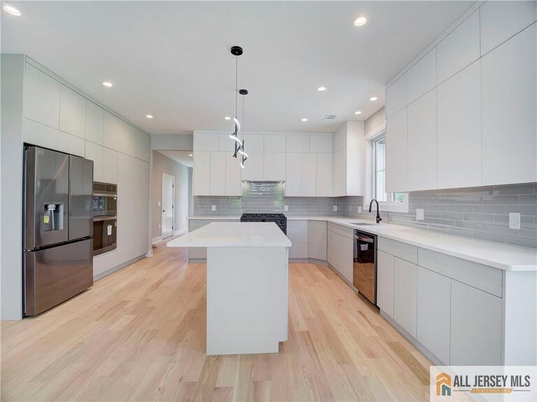 Photo 11 of 529 Wood Avenue, Edison NJ 08820, Edison, NJ