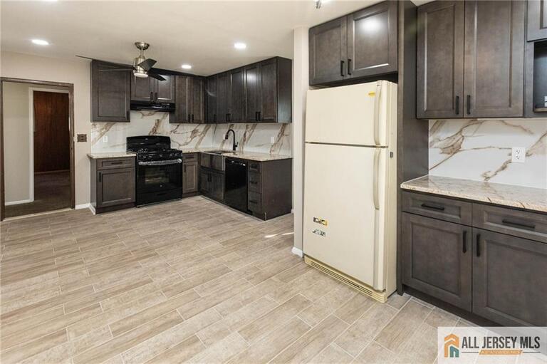 Photo 2 of 10 Eardley Road, Edison NJ 08817, Edison, NJ