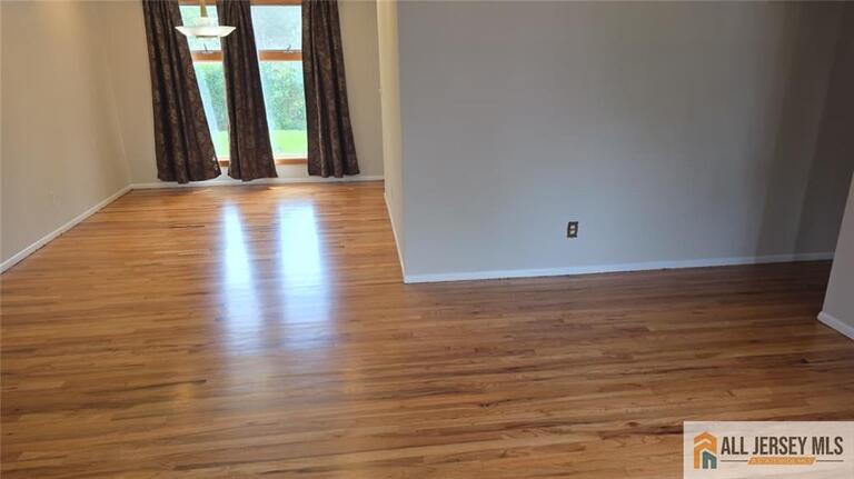 Photo 37 of 10 Eardley Road, Edison NJ 08817, Edison, NJ