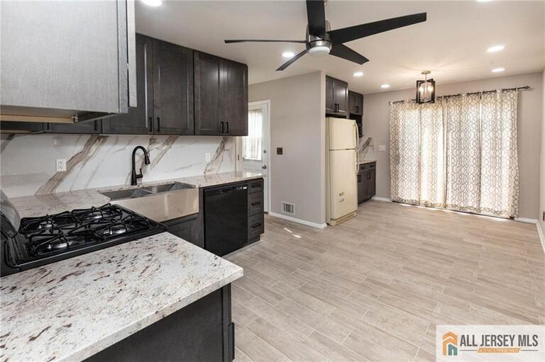 Photo 5 of 10 Eardley Road, Edison NJ 08817, Edison, NJ