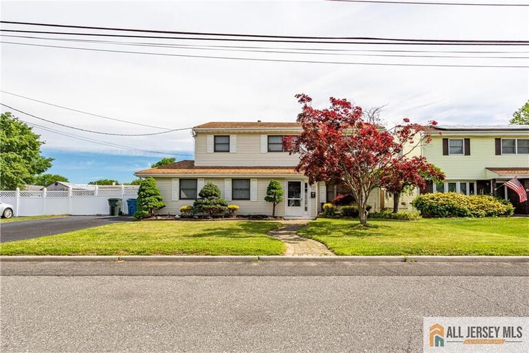 Photo 3 of 16 W Susan Street, Hazlet NJ 07730, Hazlet, NJ