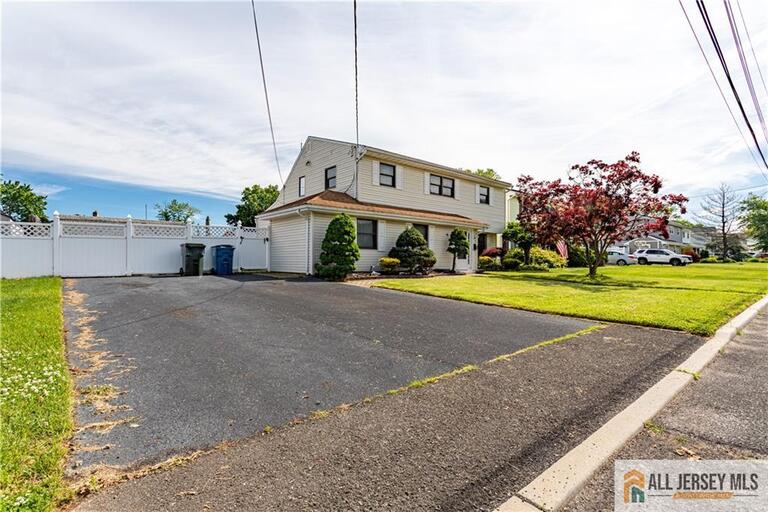 Photo 4 of 16 W Susan Street, Hazlet NJ 07730, Hazlet, NJ