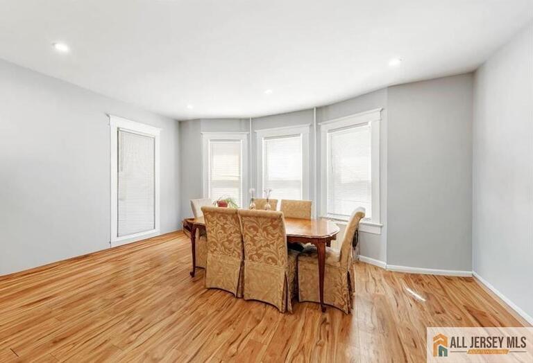 Photo 4 of 28 Oak Lane, Trenton NJ 08618, Trenton, NJ