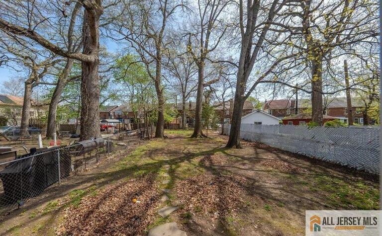 Photo 16 of 28 Oak Lane, Trenton NJ 08618, Trenton, NJ