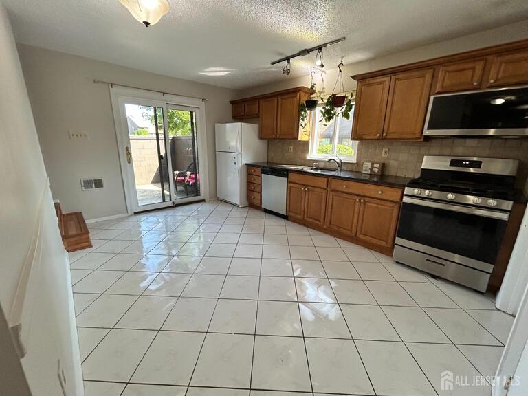 Photo 12 of 17 Westgate Drive, Edison NJ 08820, Edison, NJ