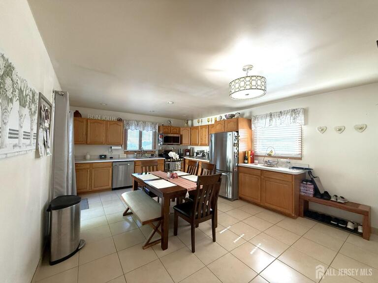 Photo 2 of 39 Stratford Road, East Brunswick NJ 08816, East Brunswick, NJ
