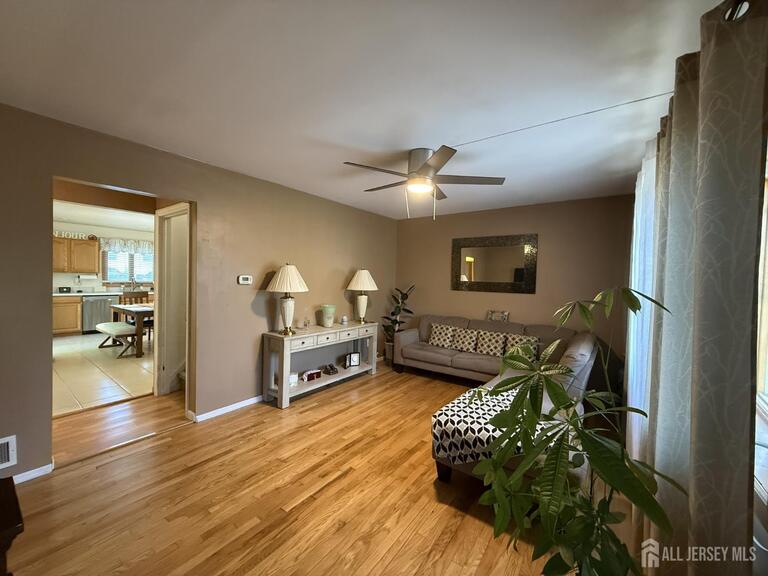 Photo 5 of 39 Stratford Road, East Brunswick NJ 08816, East Brunswick, NJ