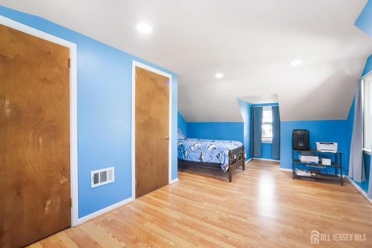 Photo 13 of 354 Colonia Boulevard, Colonia NJ 07067, Colonia, NJ