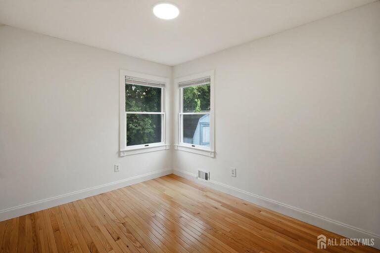 Photo 21 of 29 Windsor Drive, East Brunswick NJ 08816, East Brunswick, NJ