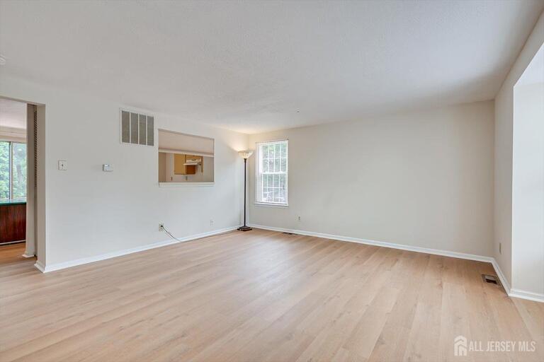 Photo 8 of 12 S Hill Drive, Hamilton NJ 08610, Hamilton, NJ