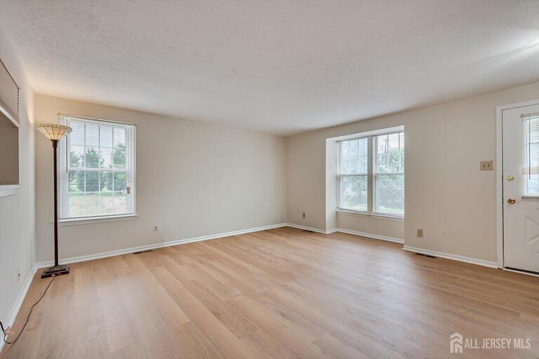 Photo 10 of 12 S Hill Drive, Hamilton NJ 08610, Hamilton, NJ