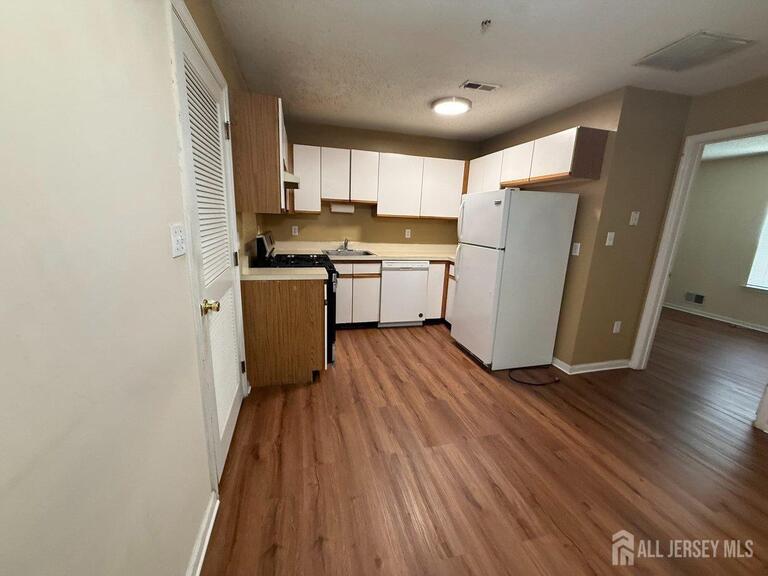 Photo 4 of 18 Guisborough Way, Edison NJ 08820, Edison, NJ