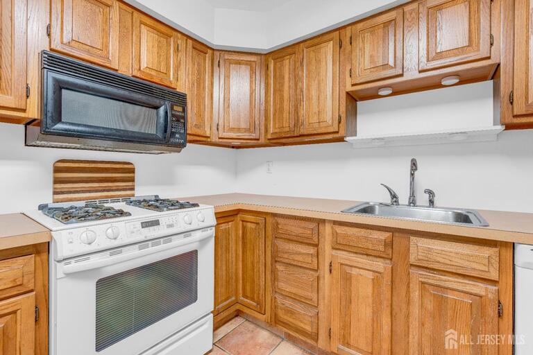 Photo 12 of 5101 Stonehedge Road # 5101, Edison NJ 08820, Edison, NJ