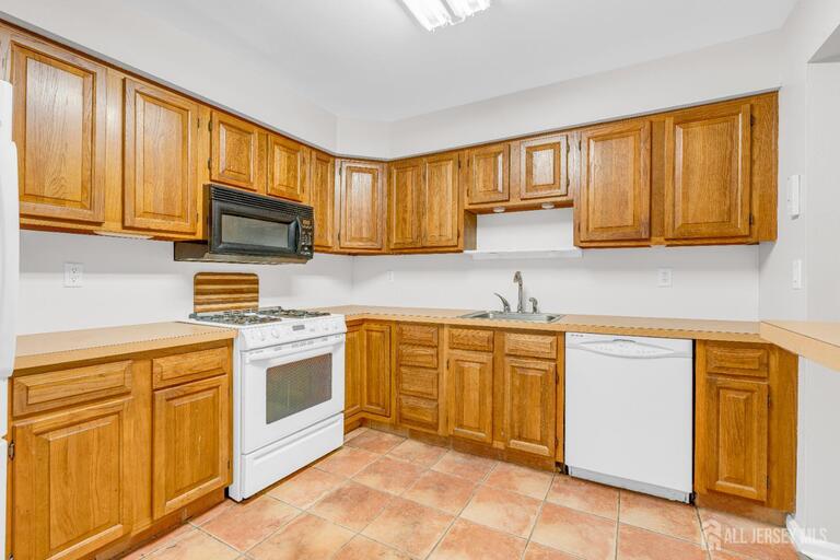 Photo 11 of 5101 Stonehedge Road # 5101, Edison NJ 08820, Edison, NJ