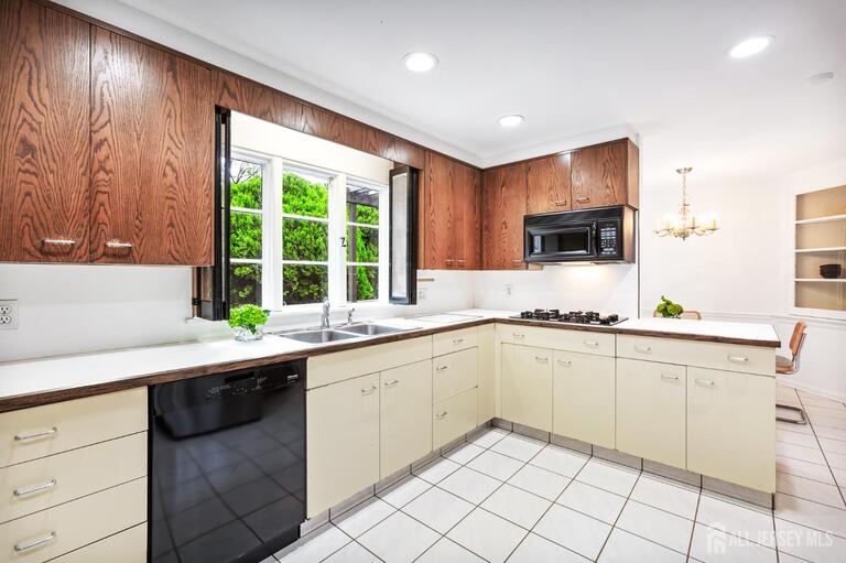 Photo 13 of 460 Harrison Avenue, Highland Park NJ 08904, Highland Park, NJ