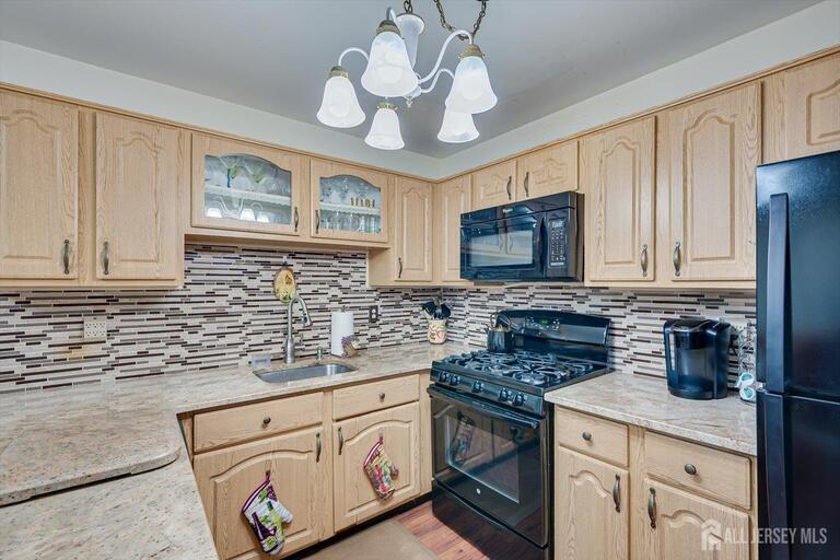 Photo 4 of 10 Woodmere Drive, Sayreville NJ 08859, Sayreville, NJ