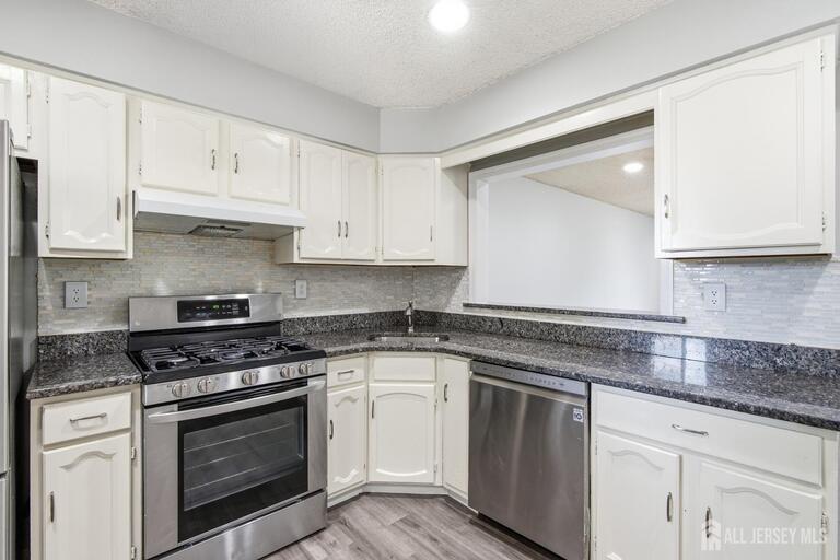 Photo 9 of 1 Lily Court, Edison NJ 08820, Edison, NJ