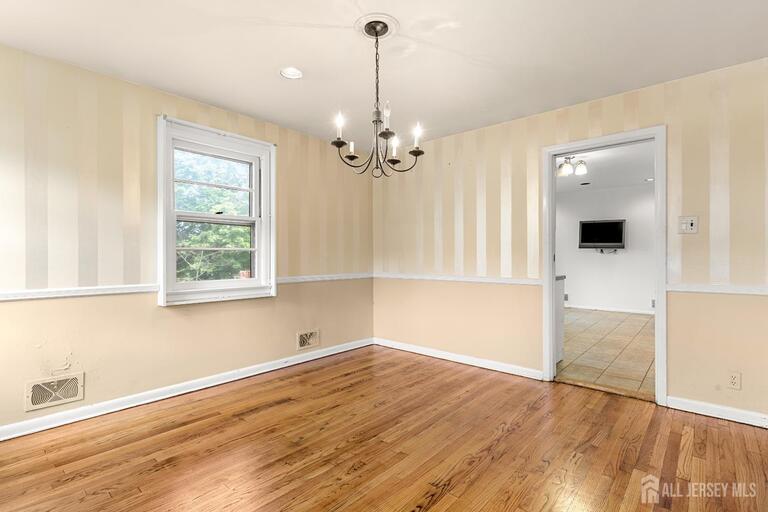 Photo 12 of 29 Devonshire Terrace, West Orange NJ 07052, West Orange, NJ