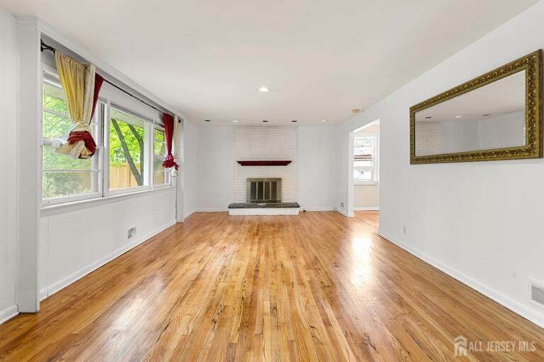Photo 5 of 29 Devonshire Terrace, West Orange NJ 07052, West Orange, NJ