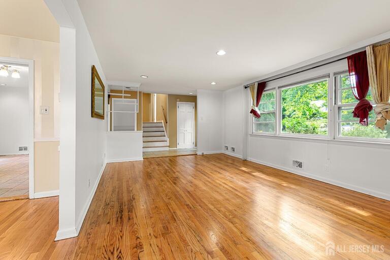 Photo 9 of 29 Devonshire Terrace, West Orange NJ 07052, West Orange, NJ