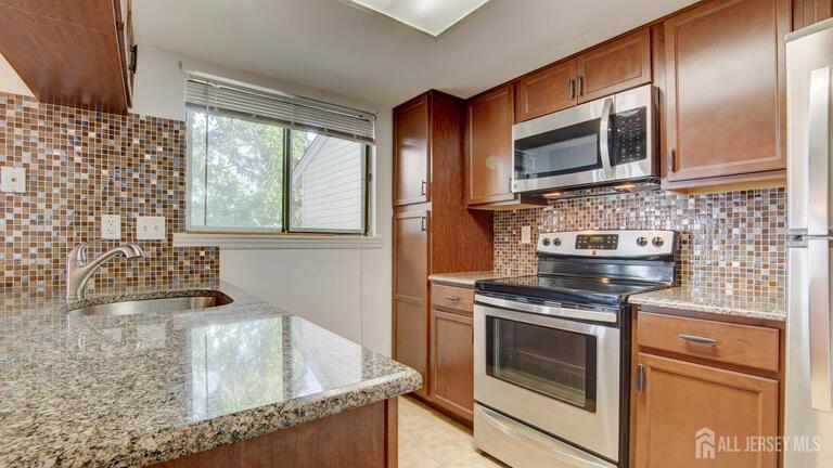 Photo 13 of 94 Salix Plaza # B, Monroe NJ 08831, Monroe, NJ