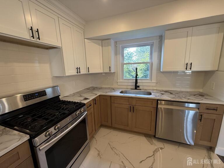Photo 5 of 684 West Avenue, Sewaren NJ 07077, Sewaren, NJ