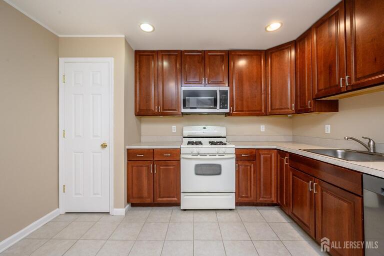 Photo 10 of 303 Pinelli Drive, Piscataway NJ 08854, Piscataway, NJ