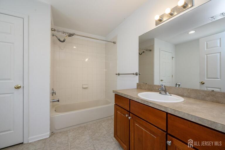 Photo 15 of 303 Pinelli Drive, Piscataway NJ 08854, Piscataway, NJ