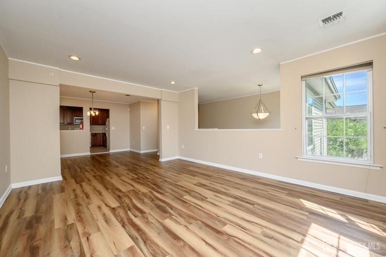 Photo 8 of 303 Pinelli Drive, Piscataway NJ 08854, Piscataway, NJ
