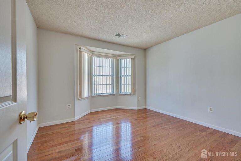 Photo 12 of 230 Kempsey Drive, North Brunswick NJ 08902, North Brunswick, NJ