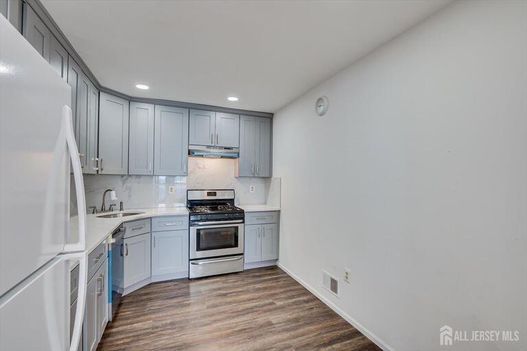 Photo 8 of 230 Kempsey Drive, North Brunswick NJ 08902, North Brunswick, NJ