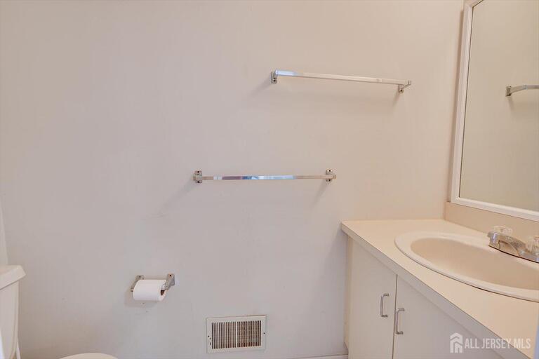 Photo 9 of 230 Kempsey Drive, North Brunswick NJ 08902, North Brunswick, NJ