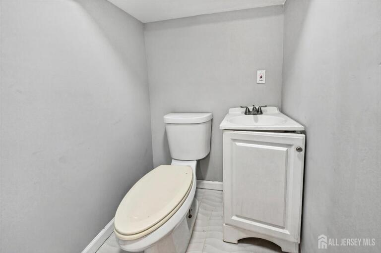 Photo 10 of 212 Port Avenue, Elizabeth NJ 07206, Elizabeth, NJ